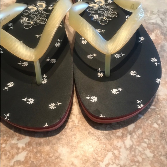 Disney  x coach minnie  flip flops - Picture 5 of 8